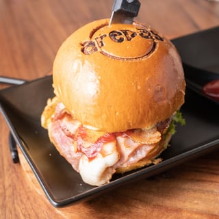 Signature Beef Burger w House Fries